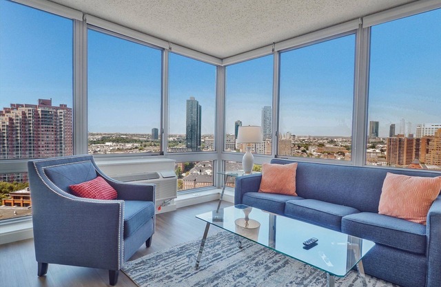 Jersey City 2BR nr Waterfront | Easy NYC Commute