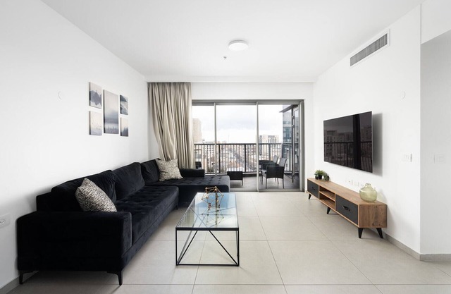 Jerusalem 3 BDRM/2 BTHRM Savyon View