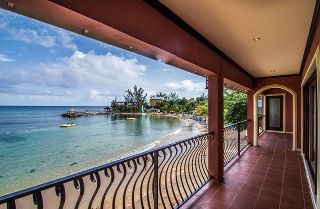 Jewel Paradise Cove Adult Beach Resort & Spa – All Inclusive