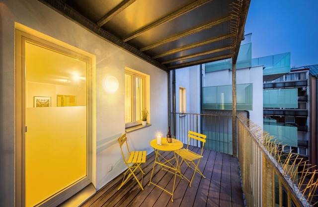 Jimmy's Apartments Dandelion