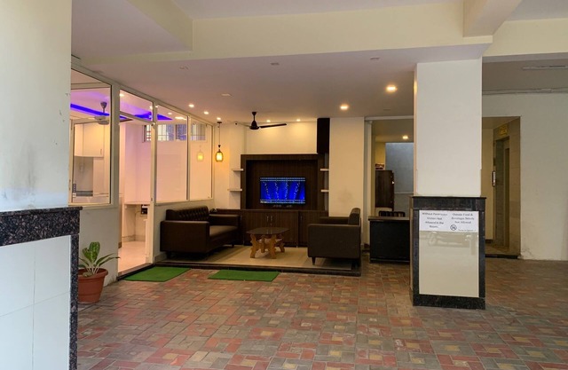 JK Rooms 126 Parashar Legacy - Station