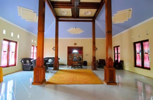 JOGLO DHEPIS HOMESTAY & RESTO