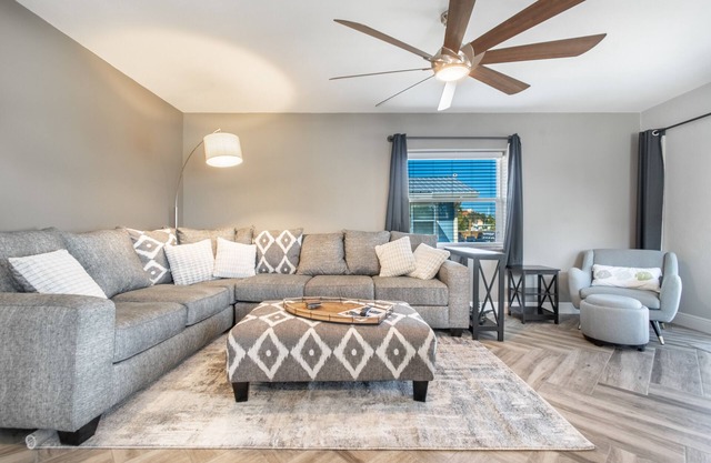 Johns Pass Fisherman's Cove & Cottage