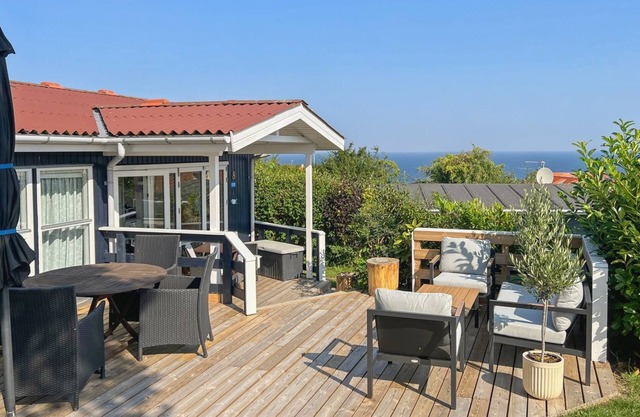 "Jolanda" - 800m from the sea by Interhome