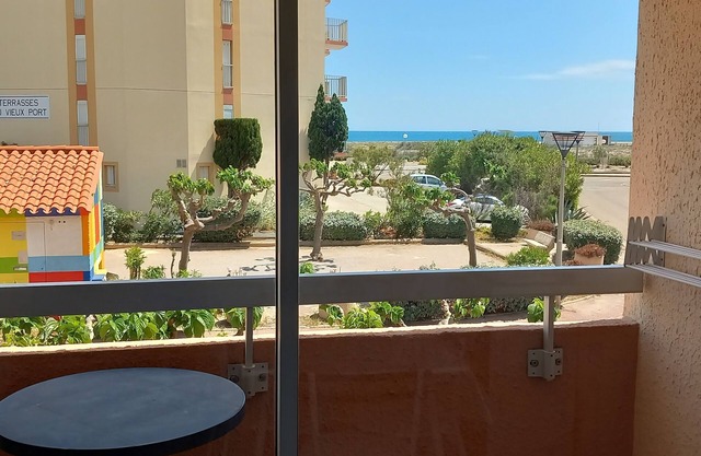 Joli Petit Appartement à 150 m de la Plage et 100 m du Port