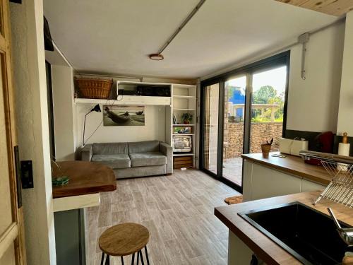 Joli studieux lumineux et aménagé avec piscine privée