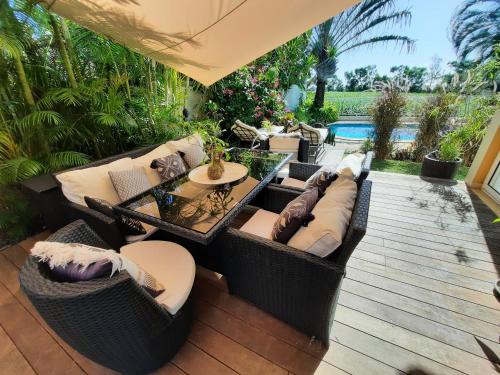 Jolie maisonnette, piscine, jacuzzi