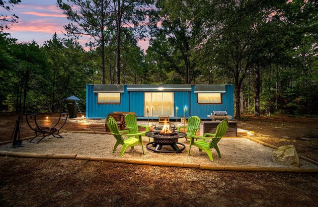 Jordan's Crossing: The Glamping Experience w/Outdoor Shower