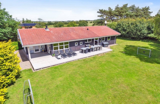 "Jorinde" - 1km from the sea by Interhome