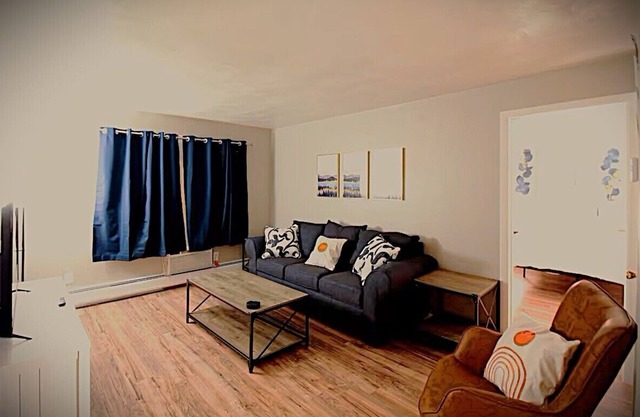Joshua Jet-Wing, Condo-minutes to Wright Patterson Airforce Base & WSU, WiFi, AC