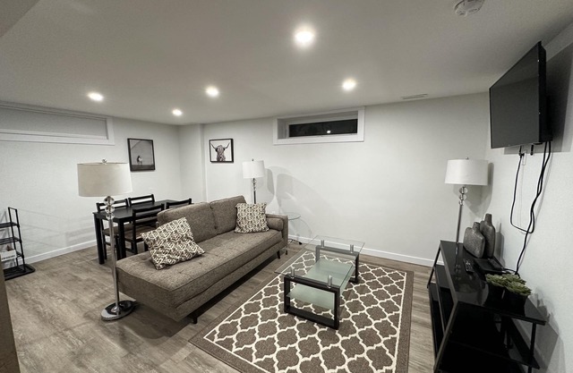 ⭐️July Discount⭐️Modern Suite 450m to Hospital