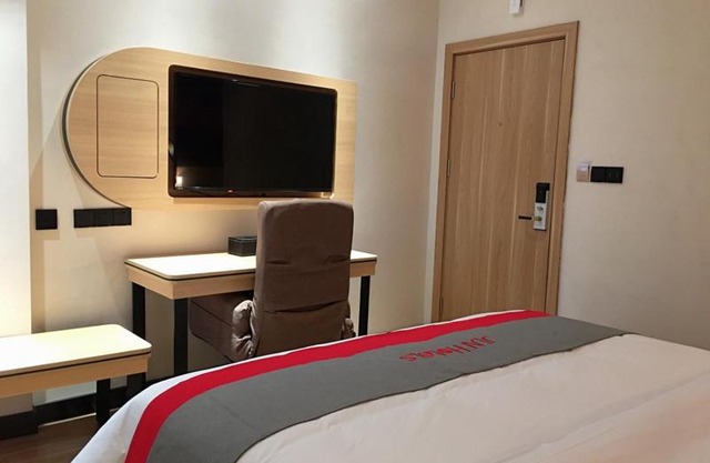 JUN Hotels Sichuan Emeishan Suishan Town Yanbei South Road