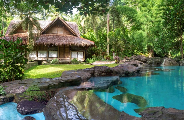 Jungle House: Riverside Retreat with natural pools