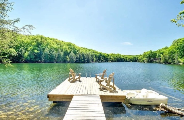 Juniper Lakehouse - Luxury waterfront retreat
