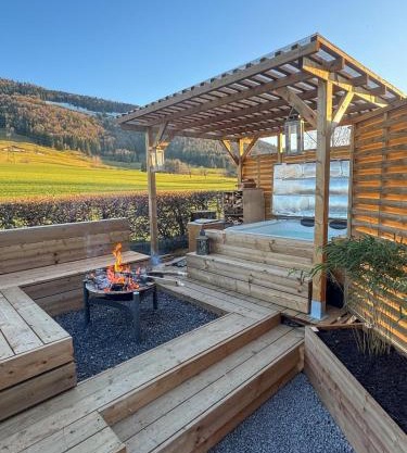 Juralodgespa Détente avec jacuzzi et vue
