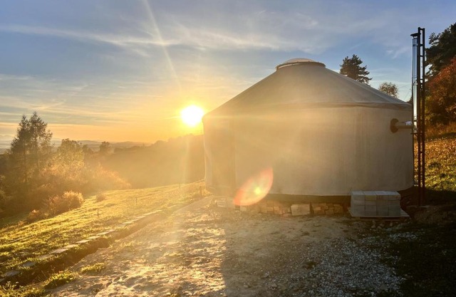 Jurta z widokiem na Tatry