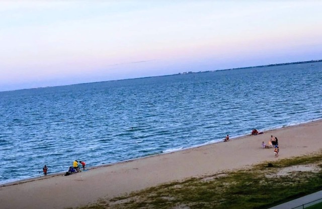 "Just Beachy" Condo!