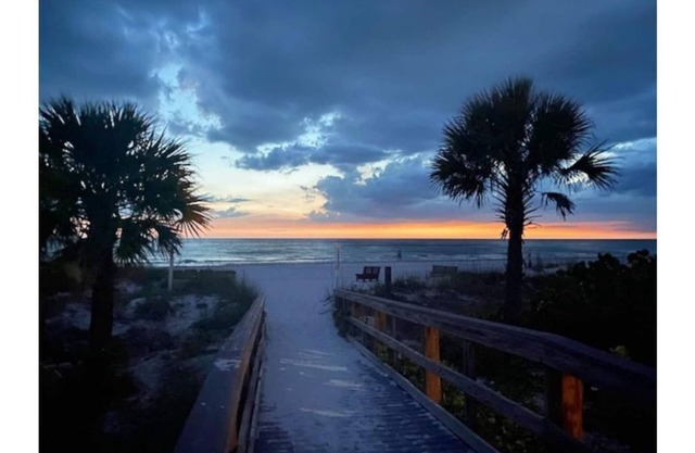 Just Steps to the Beach and Gulf of Mexico