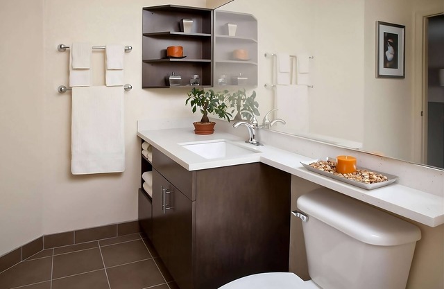 Just What You Were Looking For! Relaxing Room to Enjoy w/Kitchen, Free Parking