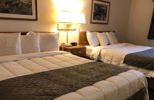 Just What You Were Looking For! Free Breakfast and Parking, Pets Allowed