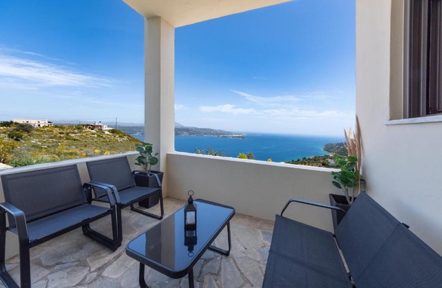 Kalithea Studio Aptera