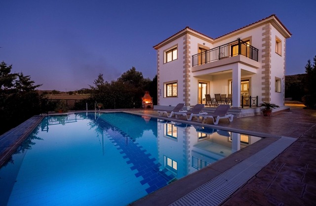 Kambos Ena: Cyprus Villa, Private Pool, near Polis - 4 Bedrooms, Modern Comfort