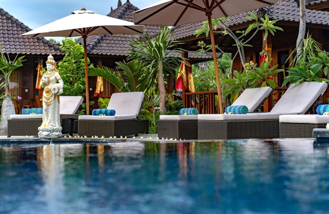 Karang Mas Villa (Superior Hut Garden View)