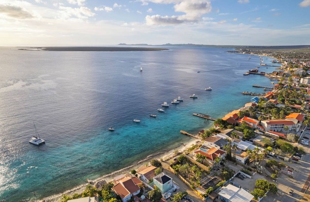 Kas Chiki , Charming, Stylish Seaside escape, just steps from the Caribbean Sea