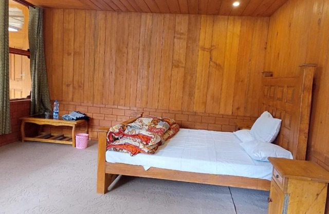 Kashmir Star Guest House & Family Resort