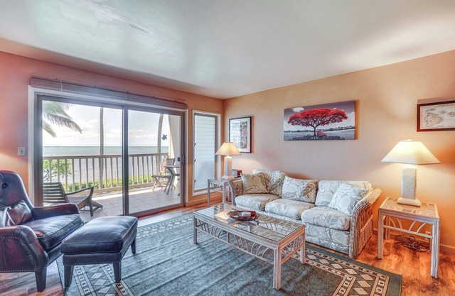 Kaunakakai Condo w/Private Lanai & Ocean Views!