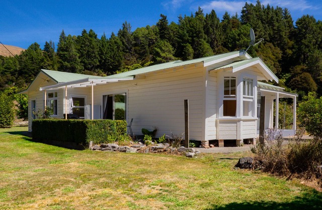 Kauri Cottage - Marahau Holiday Home