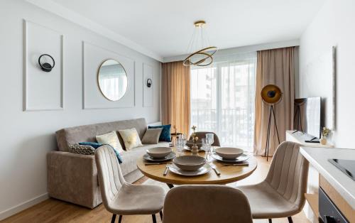 Kazimierza Wielkiego Soft Glam Apartment by BookingHost