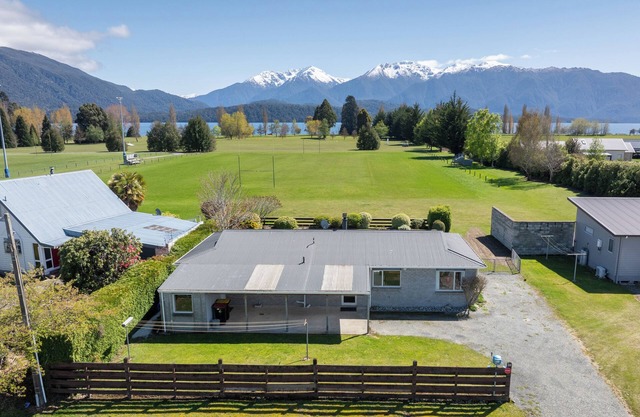 Kepler Retreat - Te Anau Holiday Home