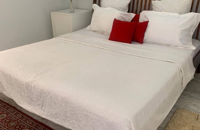 Kerr Ayo's One bed Room Deluxe Apartment, 5 Minutes From Senegambia Beaches
