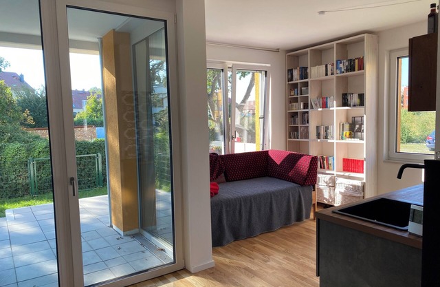 Ketzin Havel modern apartment with private garden, close to the water