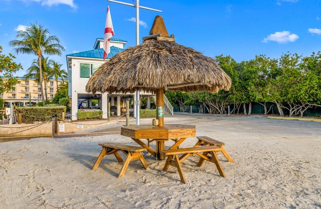 Key Largo 1BR - Ocean View, Near Founders Park