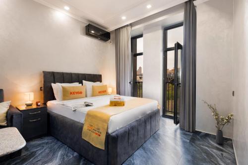 KeyGo #0018 I 1 Bedroom I Near St Sarkis Church