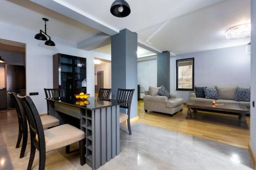 KeyGo #0173 I 1 Bedroom I Near Opera Theatre