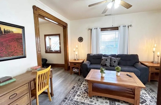 Kg Bd Full Condo steps to hospitals & Capitol 1-70