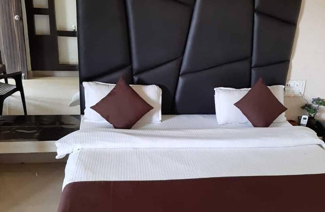 Khalsa Lake View Resort