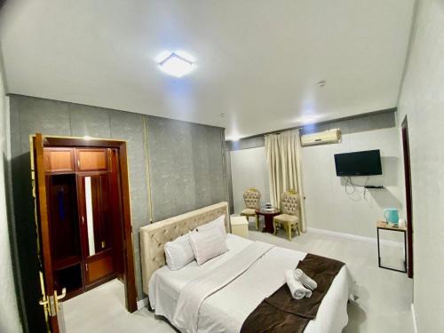 KHAN Hotel