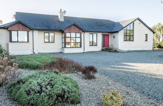 Kilmore Quay Castleview House, Kilmore Quay, Co.Wexford - 5 Bed - Sleeps 9/10