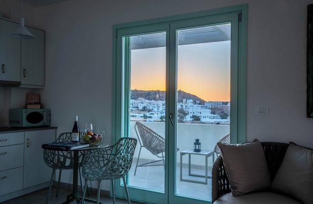 Kimolos Vibes Suites