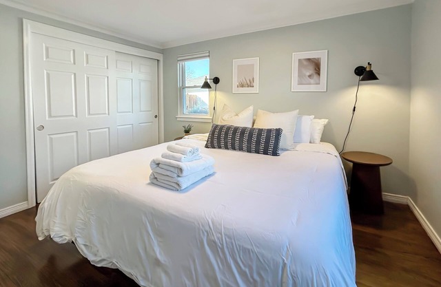 King Bed | 4BR | Garage Parking | Dog Friendly!
