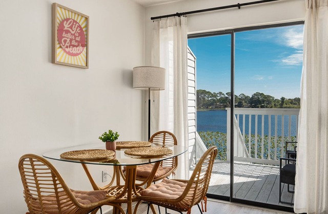King Bed W/Pool - Close to the Beach - Fast Wi-Fi