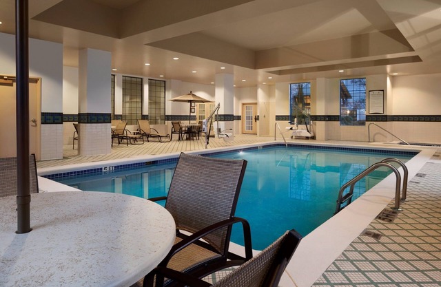 King Studio | Free Breakfast + Pool Access