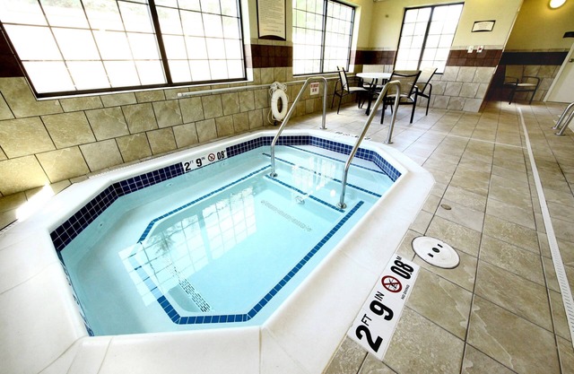 King Suite. Free Breakfast. Pool & Hot Tub. Gym. Near the Minot Air Force Base!