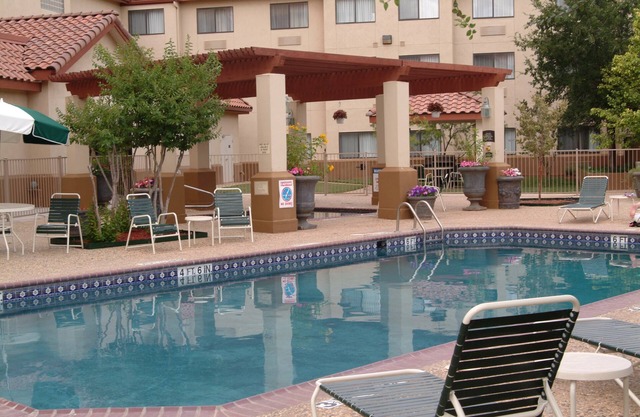 King Suite. Shared Pool & Hot Tub. Free Breakfast. Near Texas Tech University & University Medical Center.