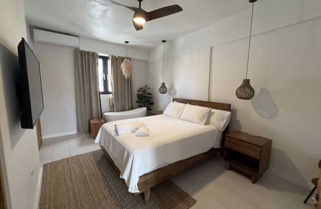 King Suite w/Soaking Tub at Ocean Park Beach Club