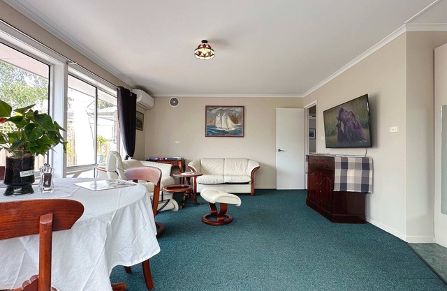 Kings Corner - 5min to CBD & 20min to Airport